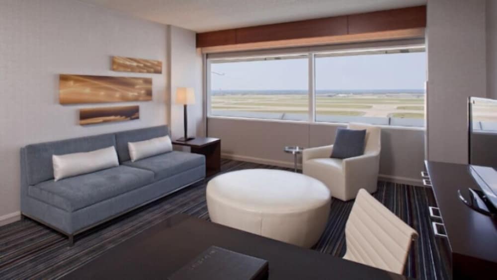 Grand Hyatt DFW 37/64