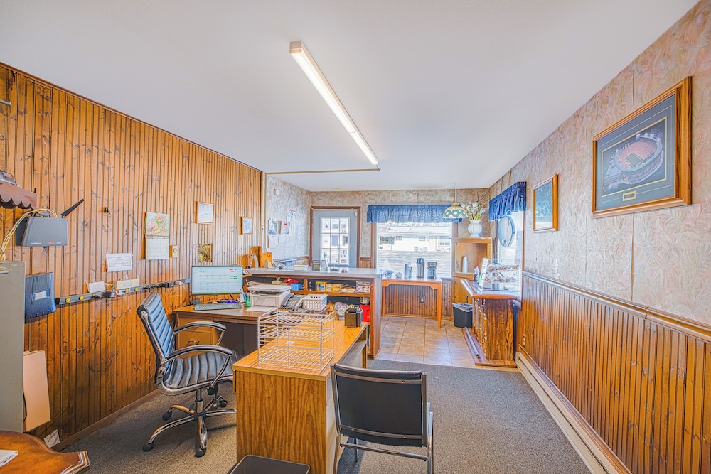 Love Hotels Tomahawk at Lake Mohawksin WI 32/49