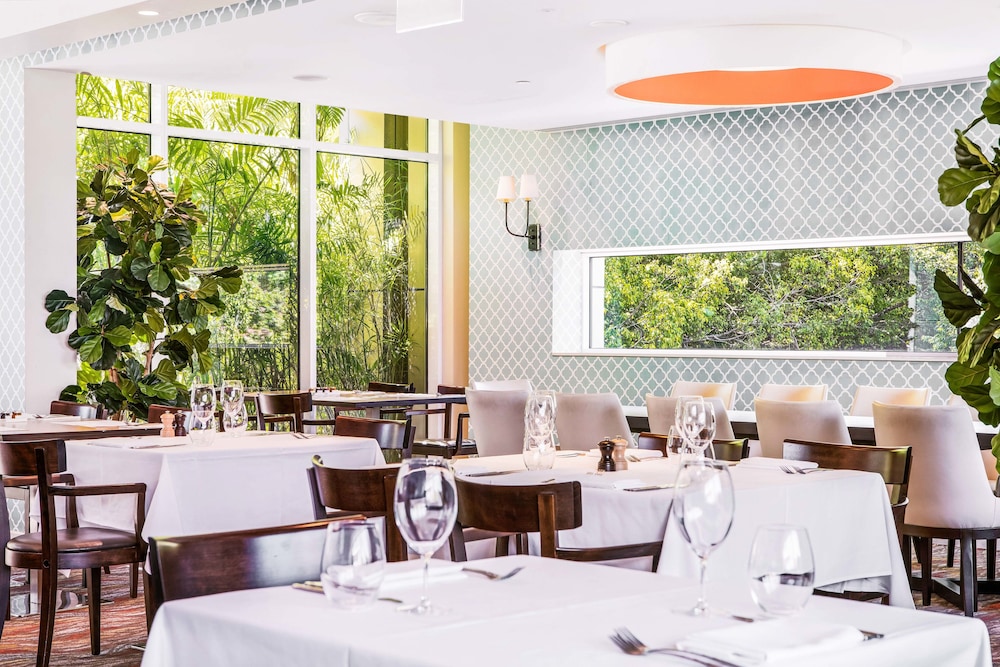 The Point Brisbane Hotel 41/51