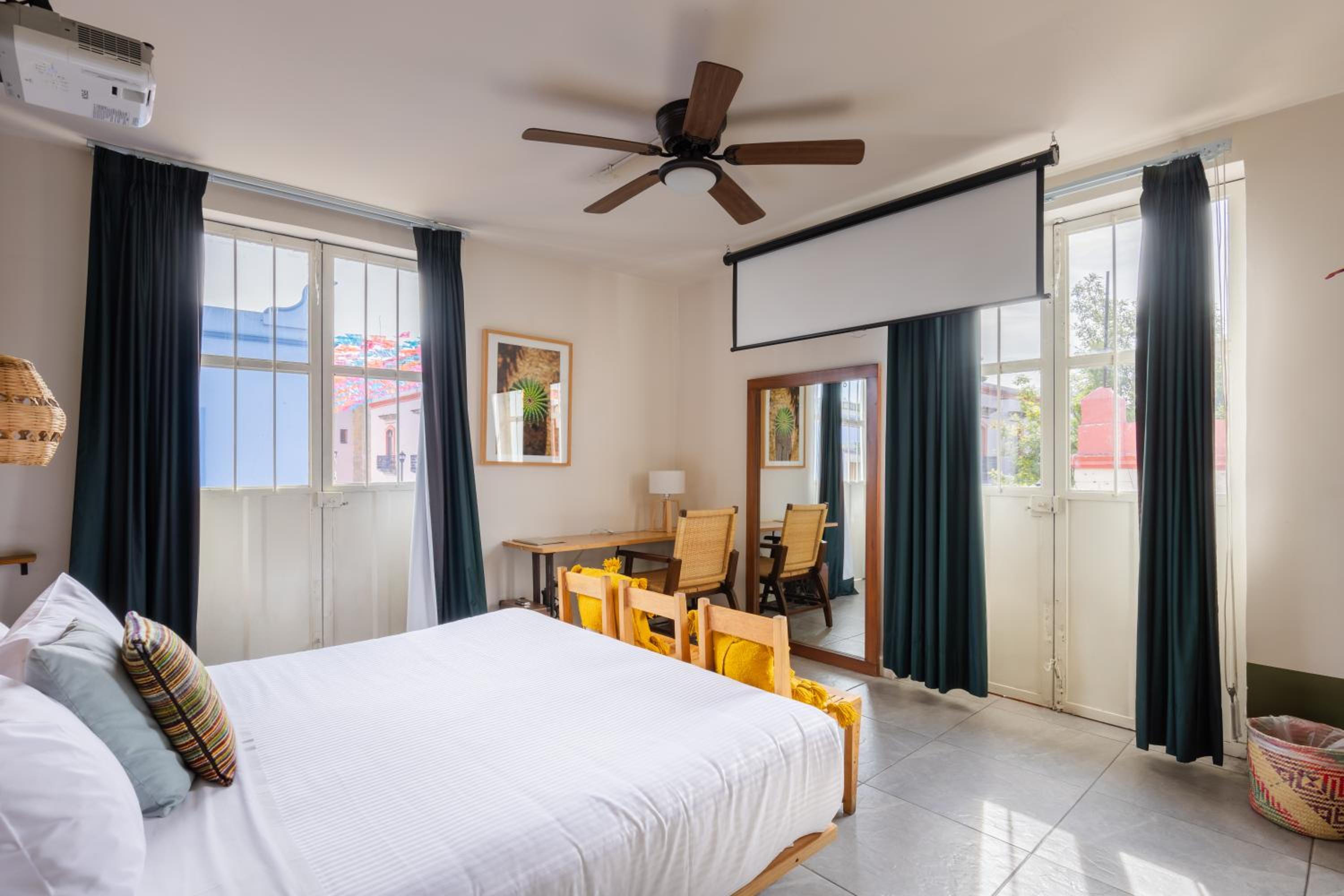 Unique, Queen Bed، Selina Oaxaca 4/9