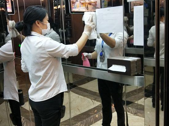 Guangchang Siji Hotel (Shenzhen Gongming Square Metro Station) 8/25