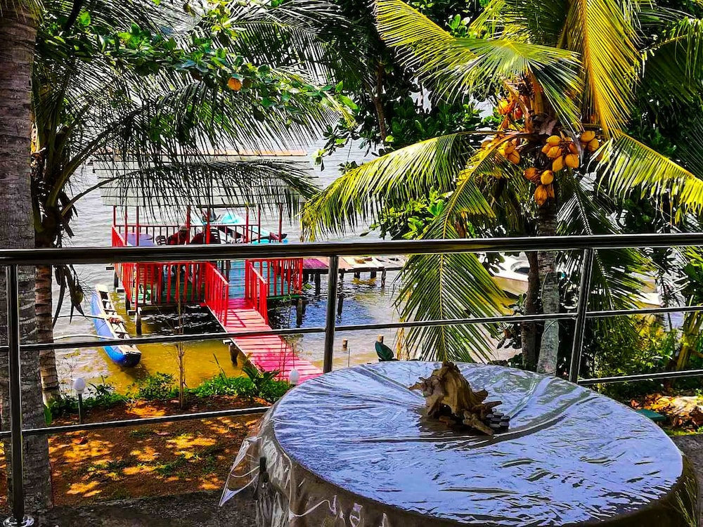Mahi Villa 32/33
