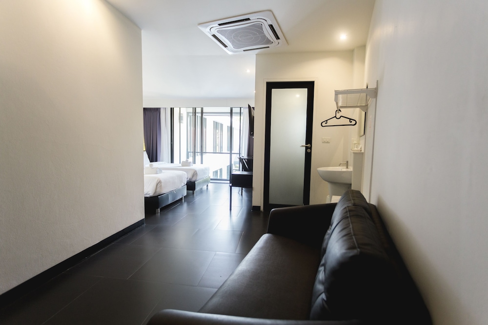 Isilver Hotel 27/63
