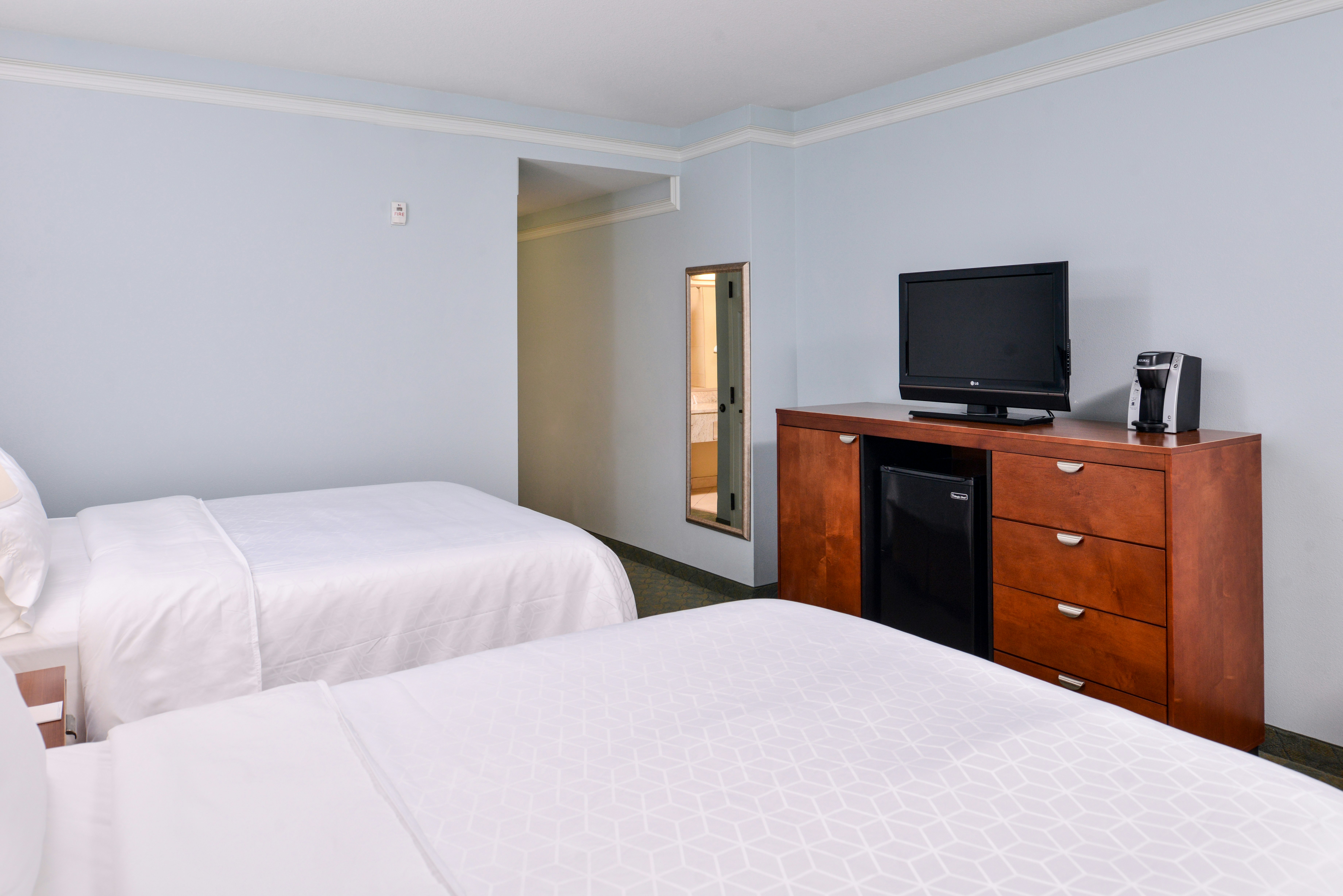 Holiday Inn Express Tampa N I-75 - University Area by IHG 27/69