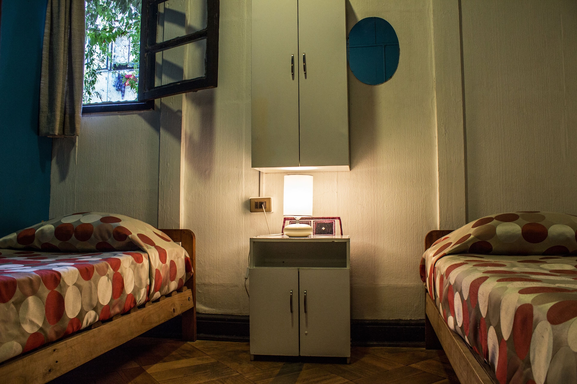 ROOM, TWIN BEDS, SHARED BATHROOM