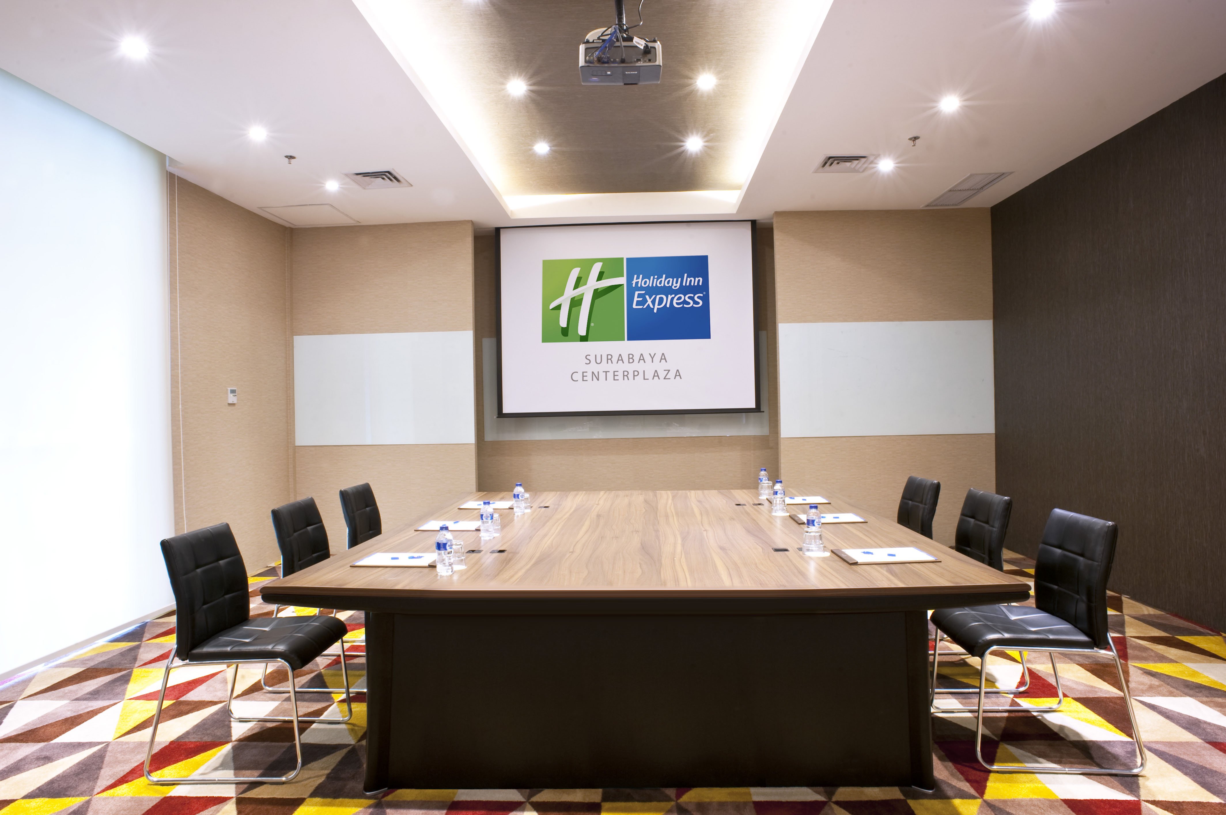Holiday Inn Express Surabaya Centerpoint by Ihg 71/81