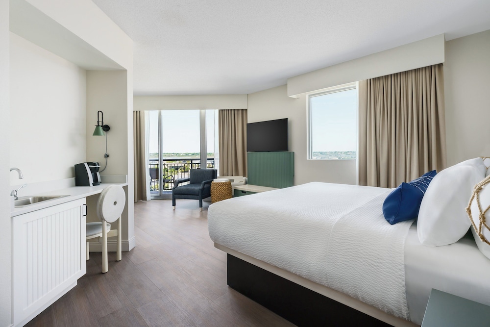 Room, Multiple Beds, Sunset View, Balcony