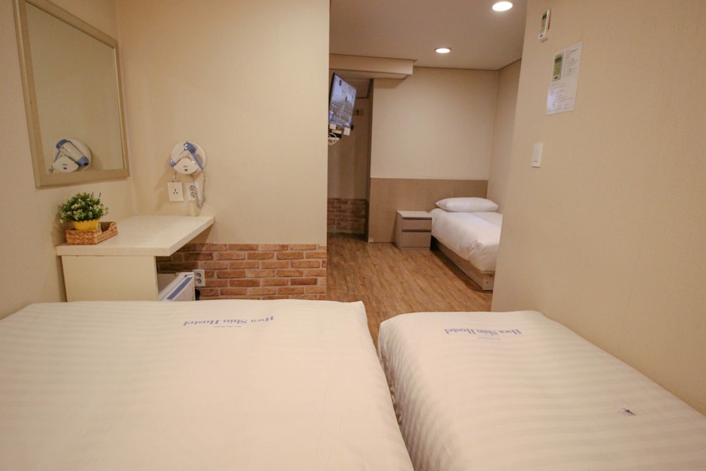 Dongdaemun Hwashin Hostel 31/47