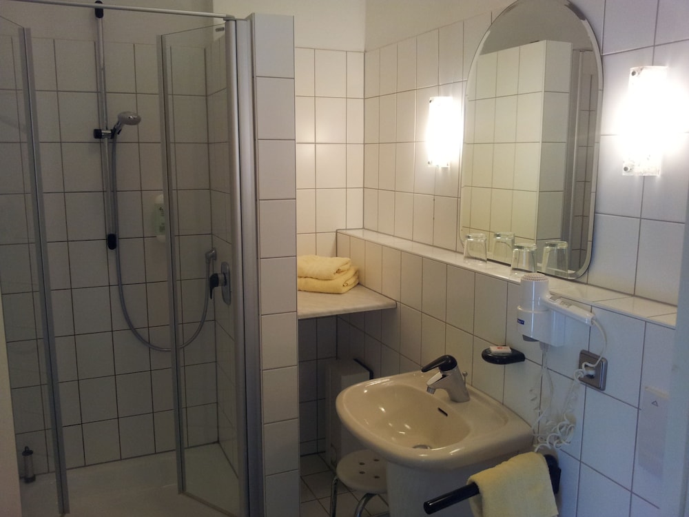 Hotel Restaurant Löwen 36/38