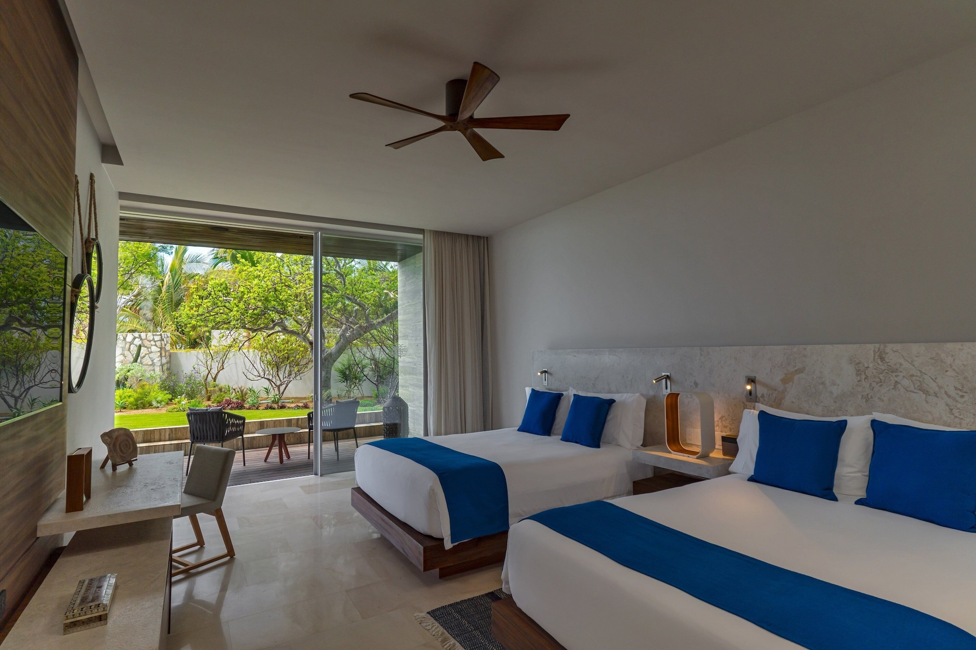 3 Bedrooms, 3 Double Beds, Beach Front, Terrace