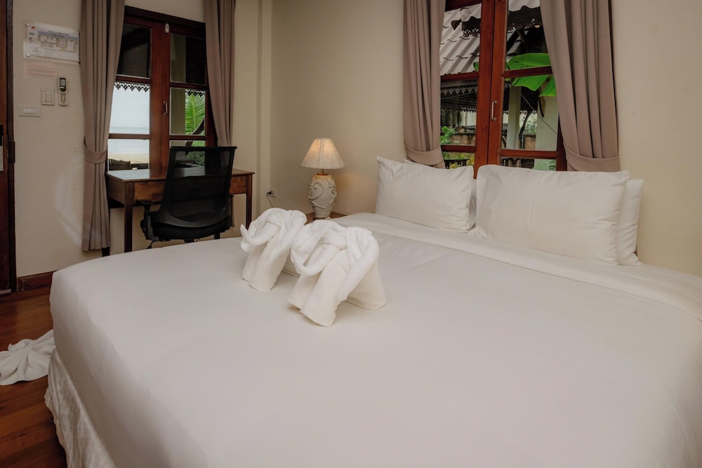 Superior, Cottage, King Bed, Pool or Sea Side، LONG BAY RESORT 3/5