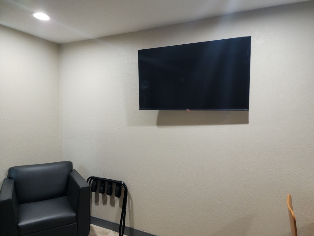 Studio6 Suites Cameron Park, CA - Folsom 28/40