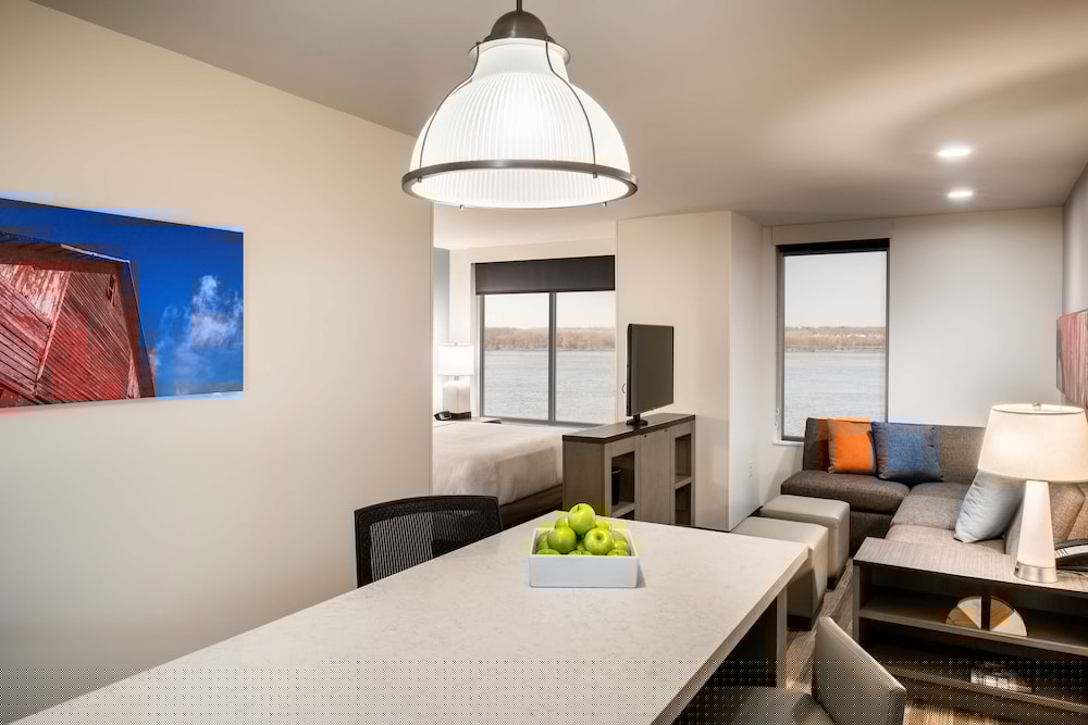 Hyatt House East Moline/Quad Cities 23/47