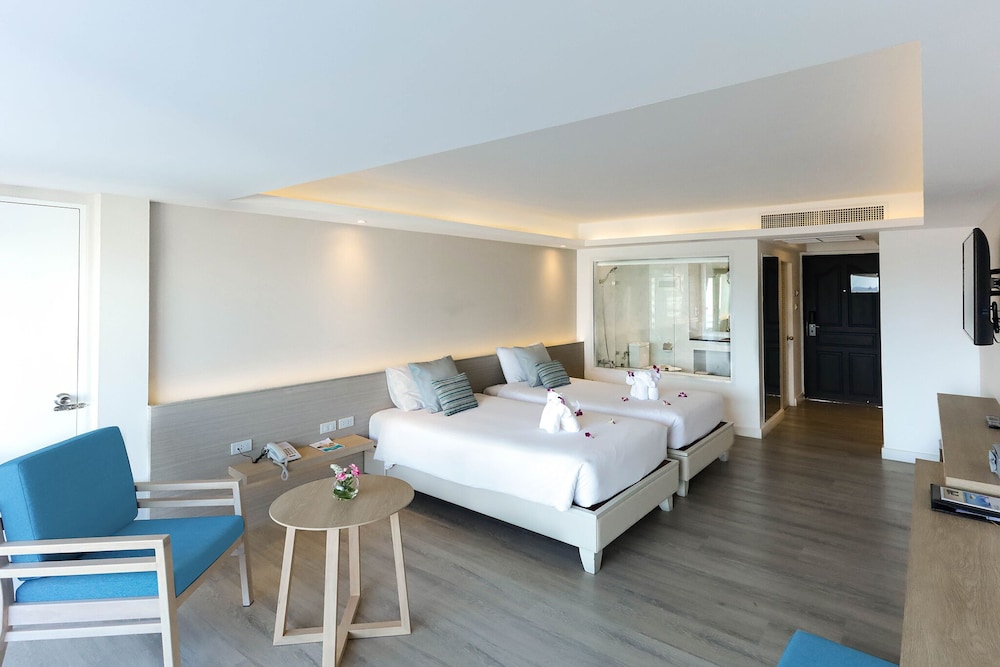SUPERIOR ROOM