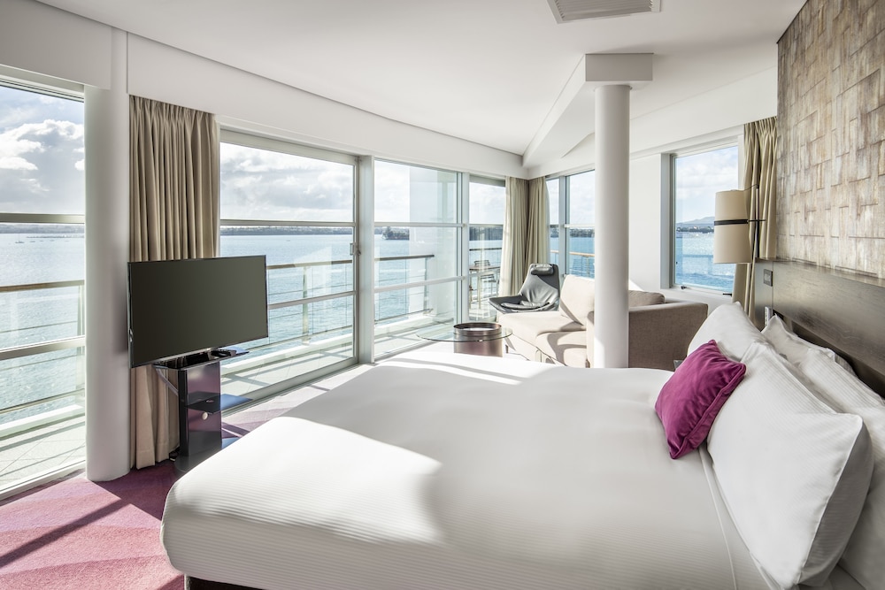 Hilton Auckland 26/78