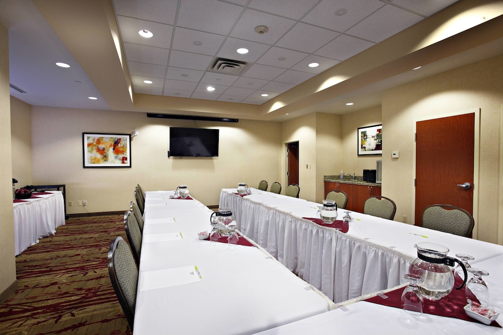 Fairfield Inn And Suites Sudbury 34/36