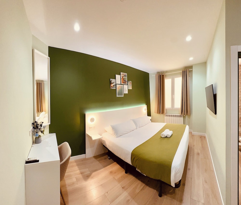 Hostal Abadia 17/50