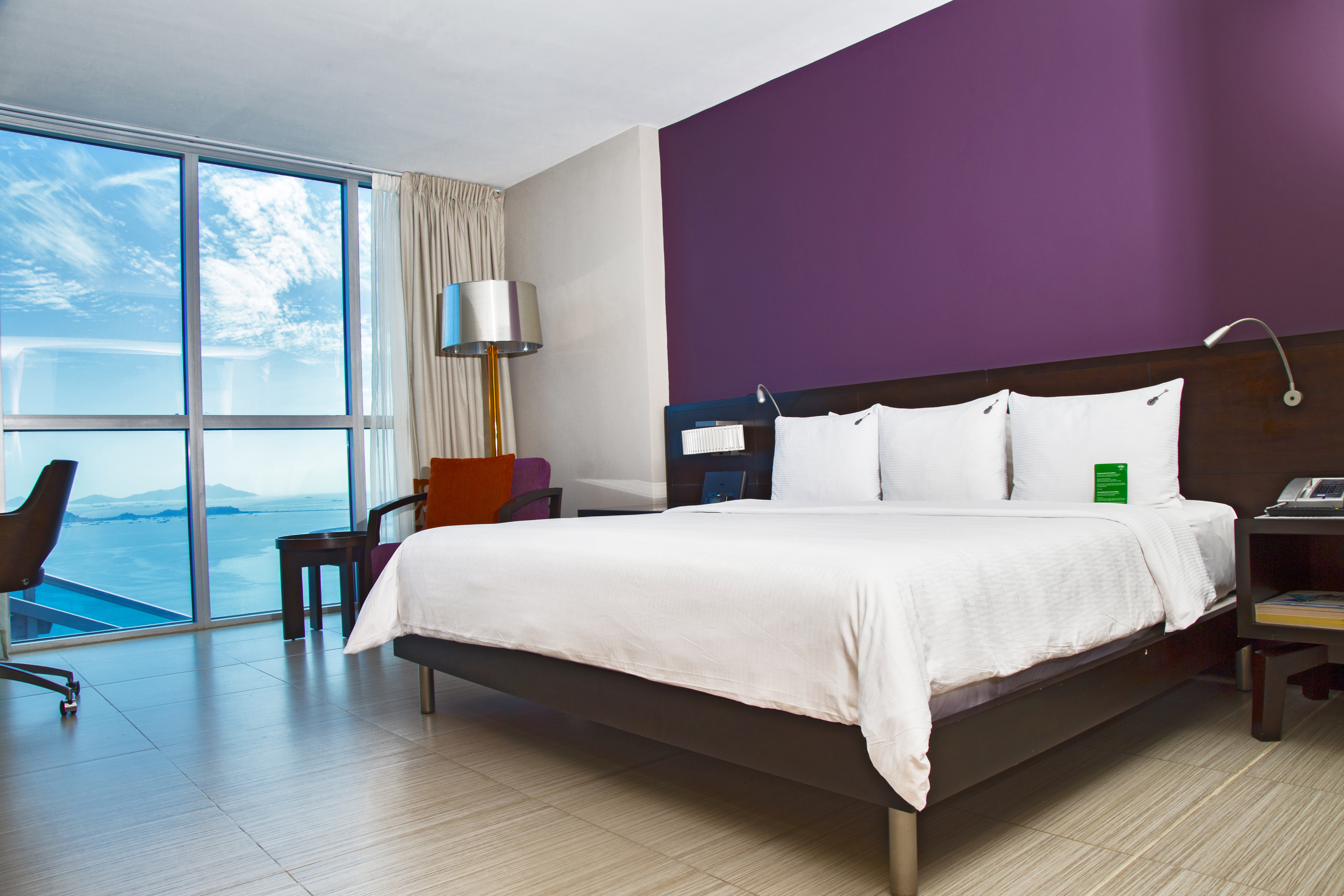 JUNIOR, KING BED, OCEAN VIEW