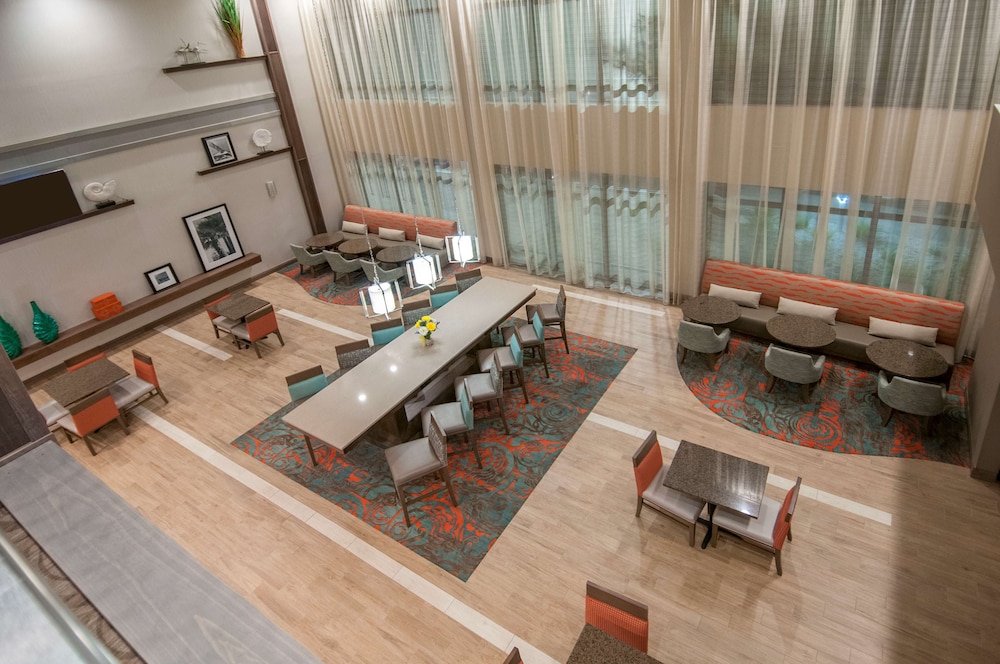 Hampton Inn & Suites Pensacola/I-10 Pine Forest Road 32/47