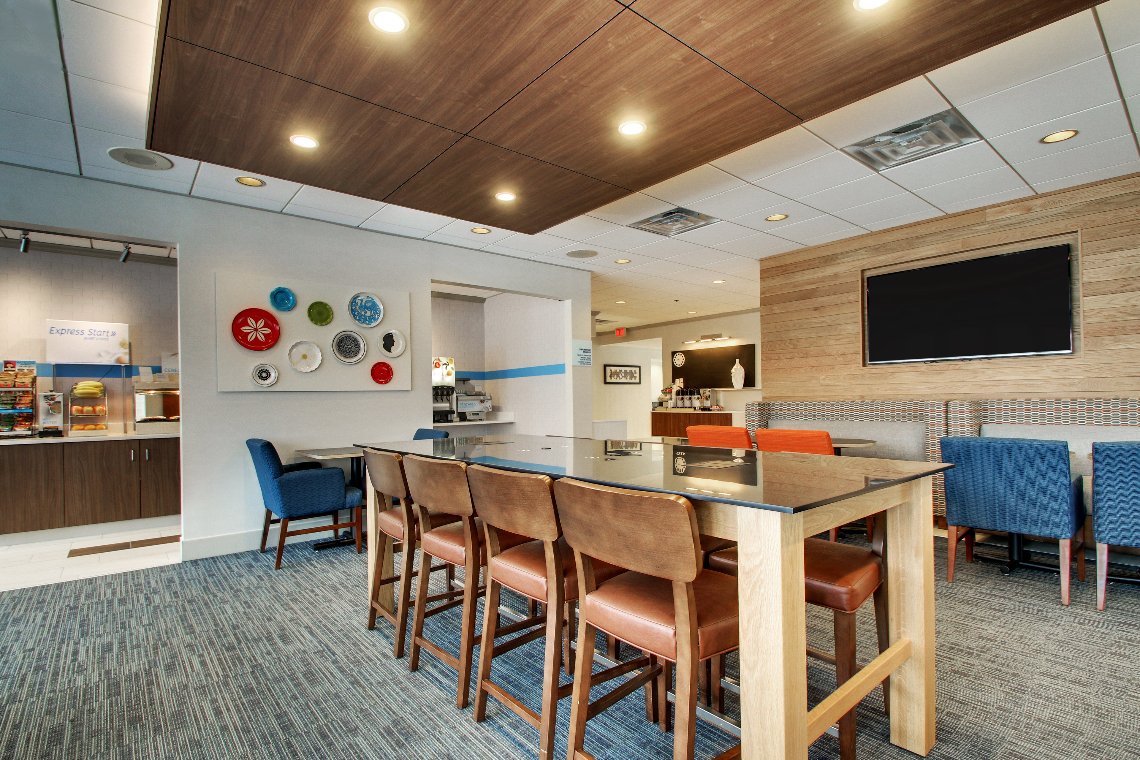 Holiday Inn Express Poughkeepsie 38/48