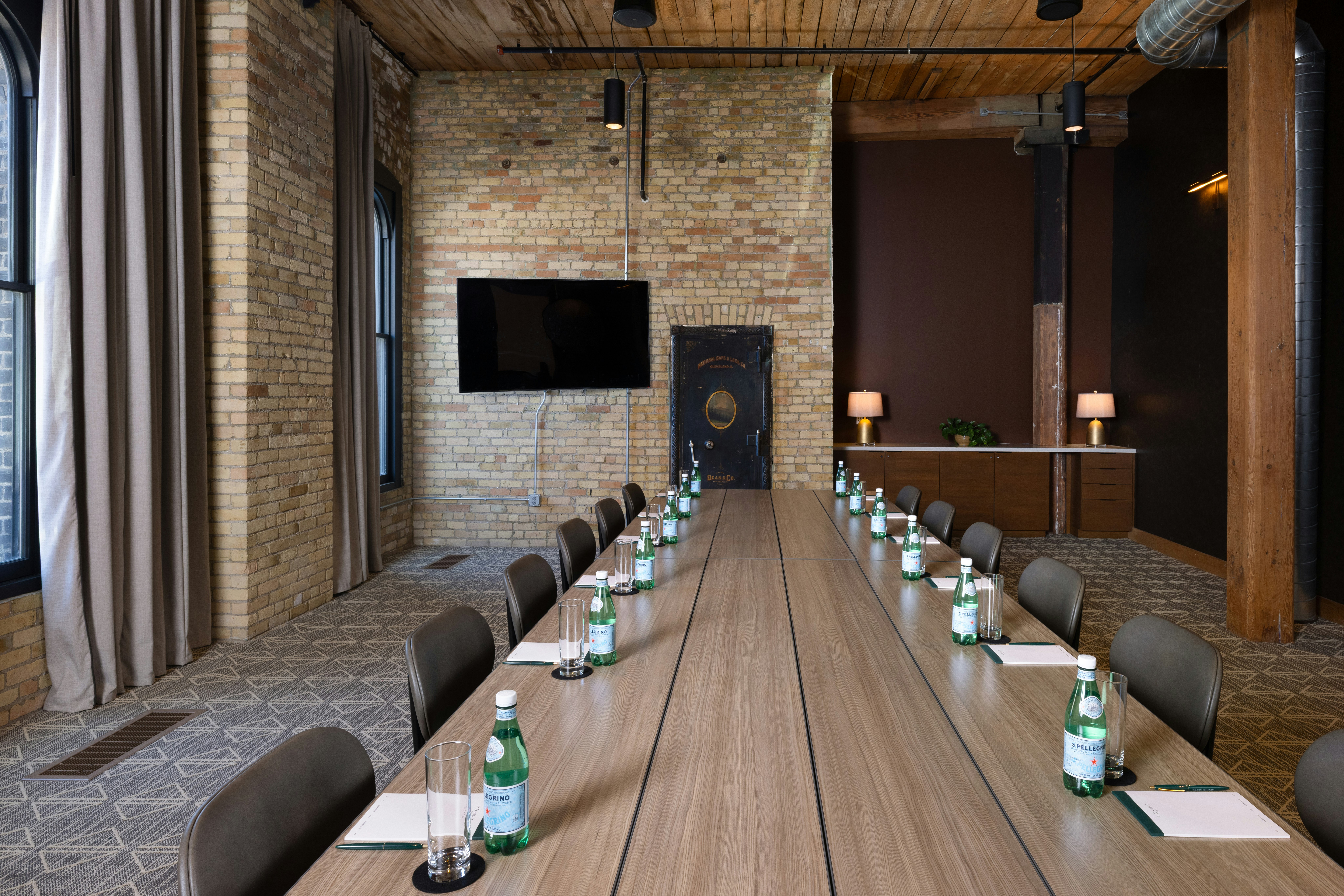 Hewing Hotel 71/81