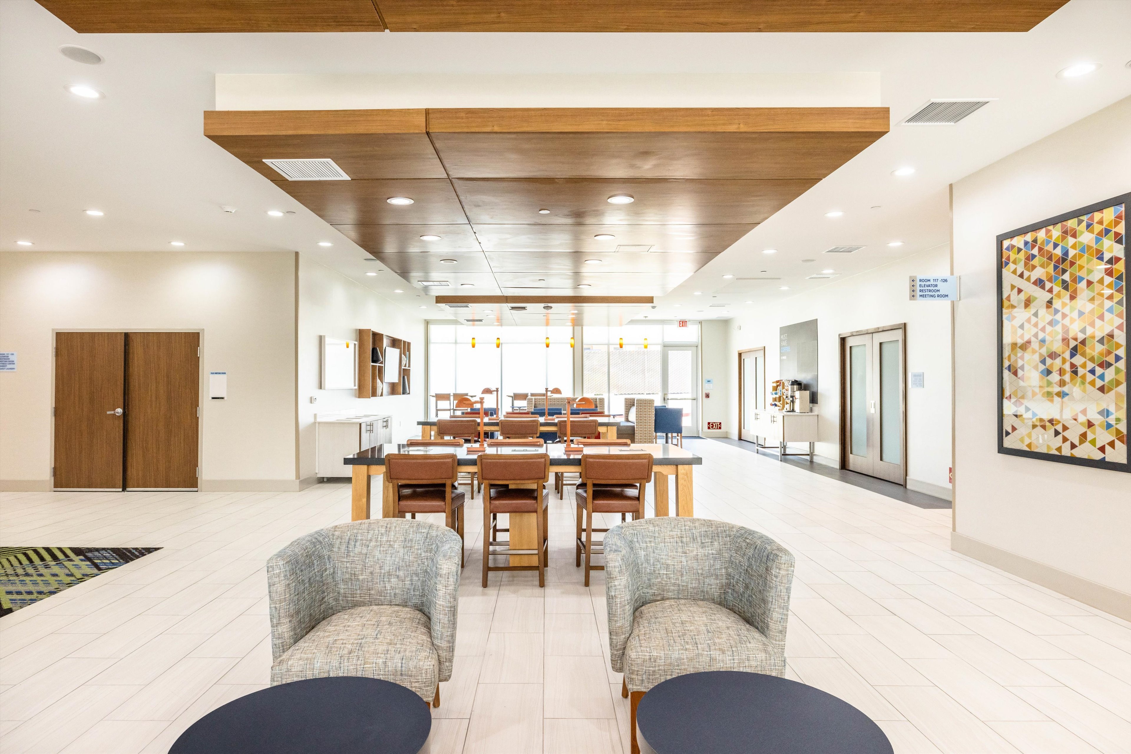 HOLIDAY INN EXPRESS AND SUITES SAN JOSE SILICON VALLEY 38/64