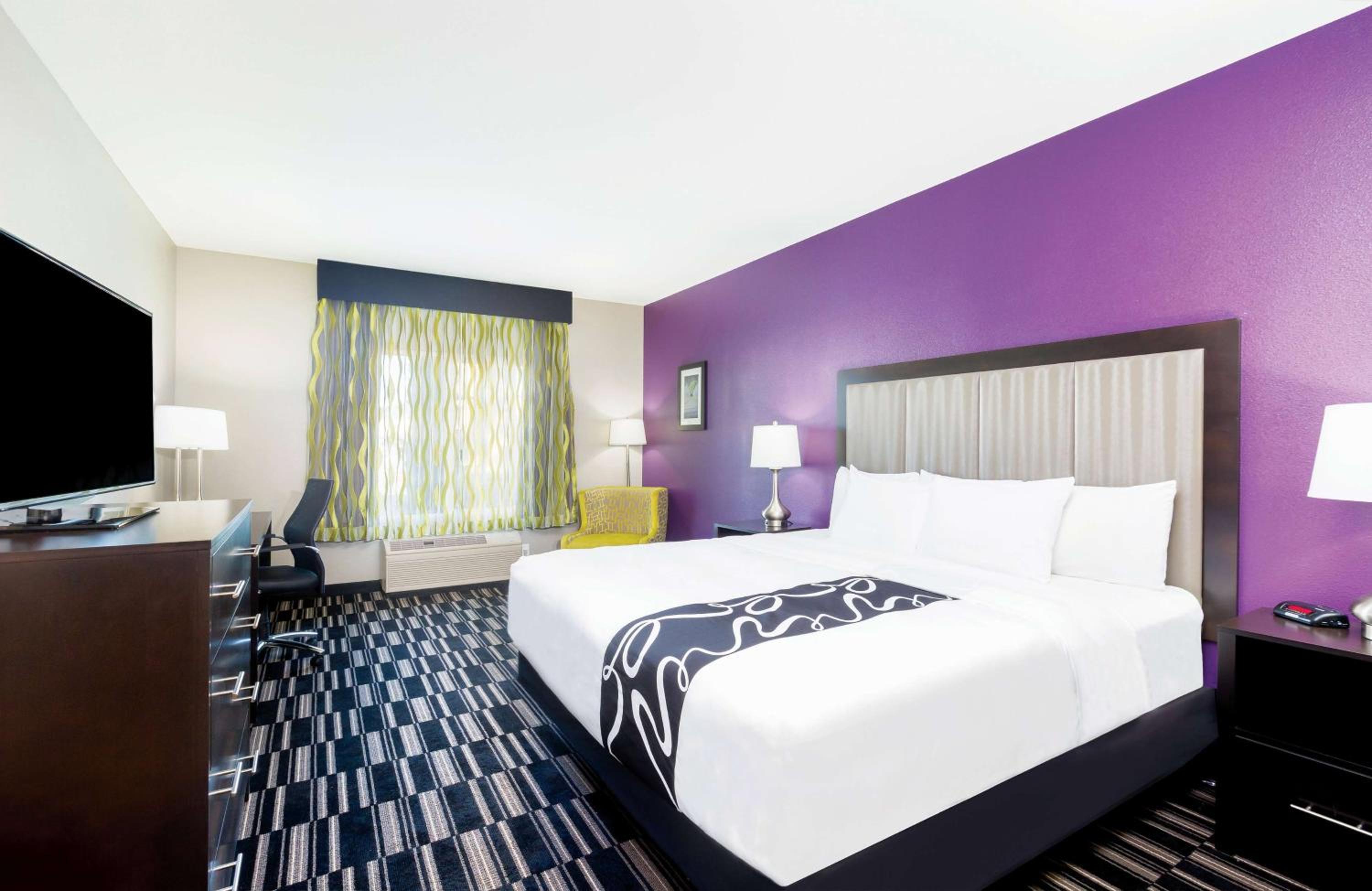 Room, King Bed, Bathtub, Accessible