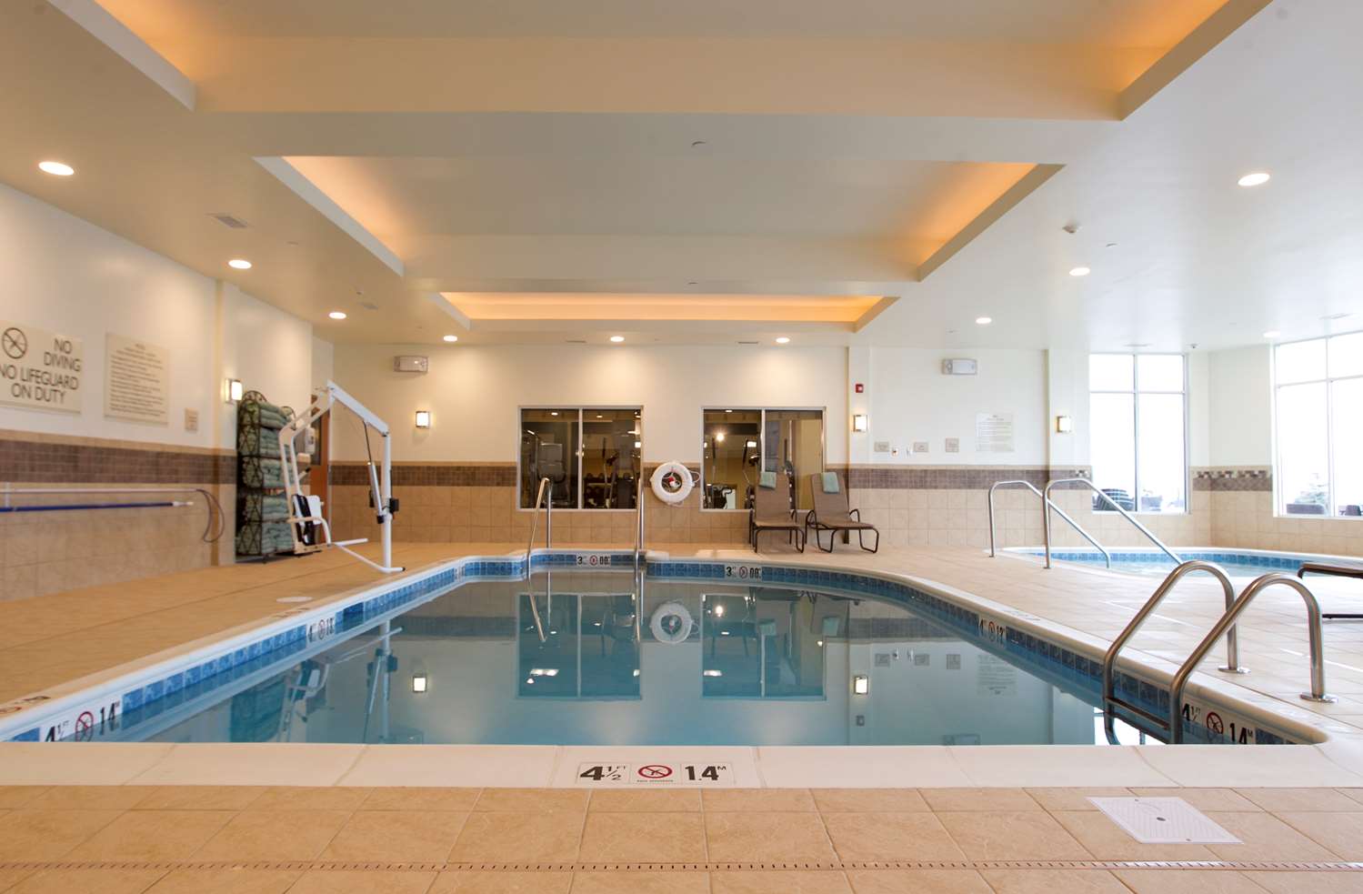 swimming pool spa