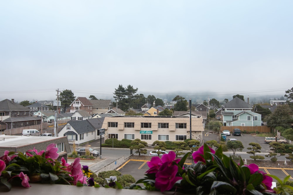 Hi Tide Oceanfront Inn 2/52