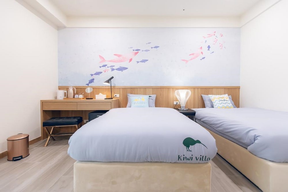 SUPERIOR, TWIN BEDS, BALCONY
