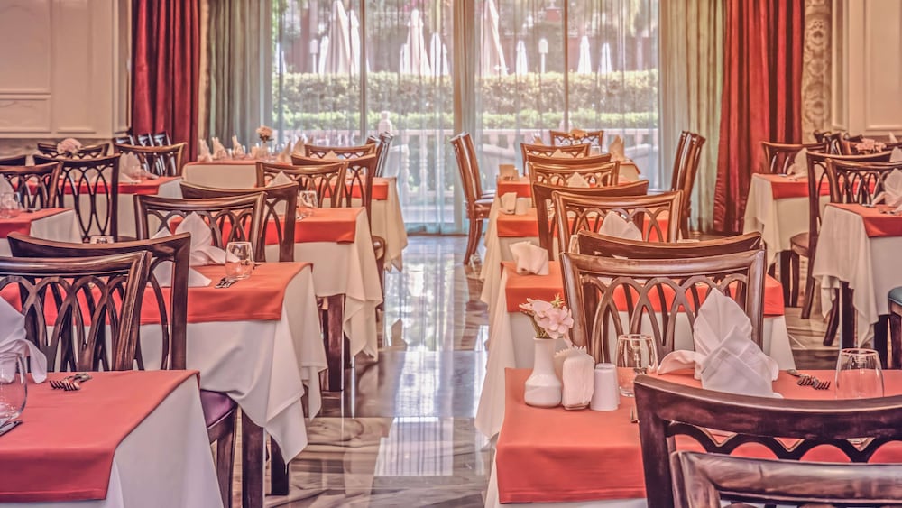 Royal Taj Mahal Hotel 35/50