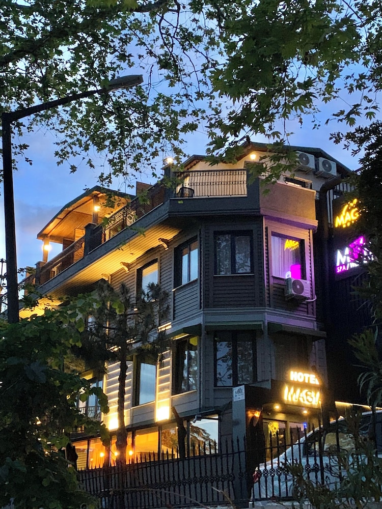 Magia Hotel 2/48