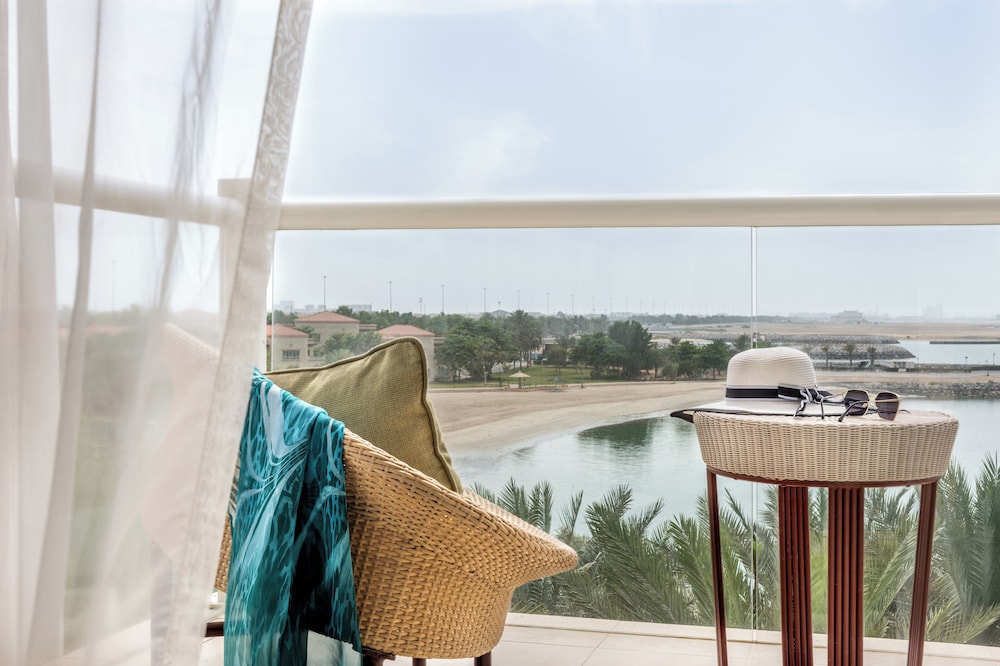 Al Raha Beach Resort & Spa 52/84