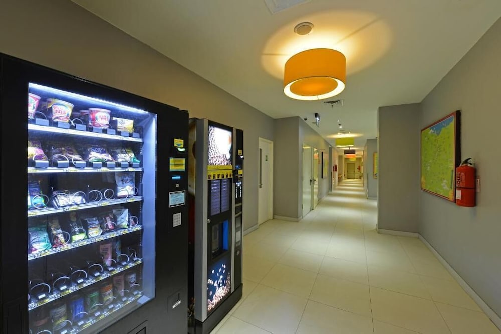 Pop Hotel Bsd City Tangerang 6/39