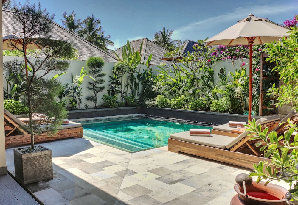 Utara Villas 4/71