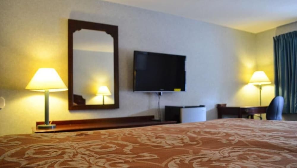 Surrey Inn Hotel 44/61
