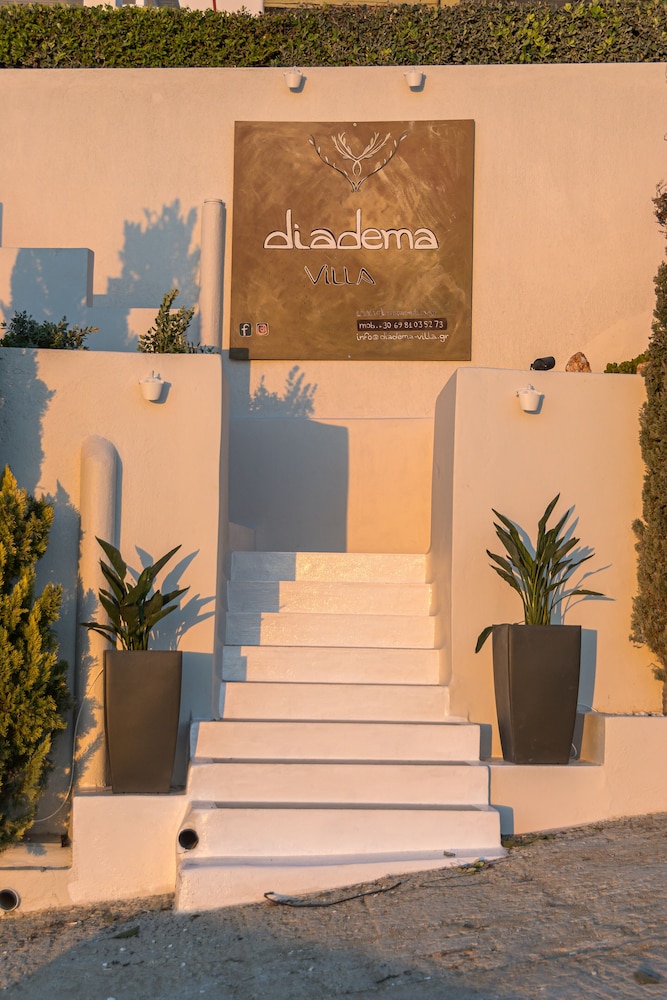 Diadema Villa 4/23