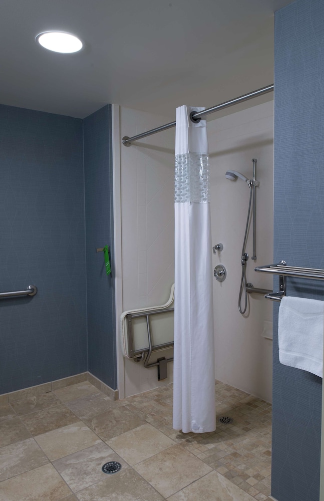 Hampton Inn And Suites Vineland 16/39