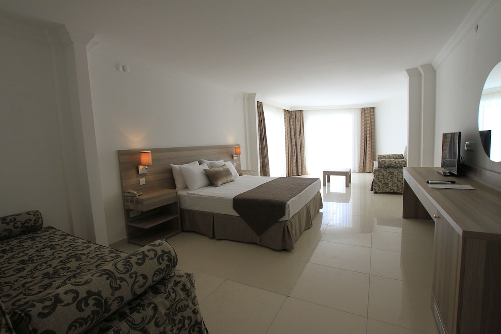 Palm Bay Beach Hotel 20/61