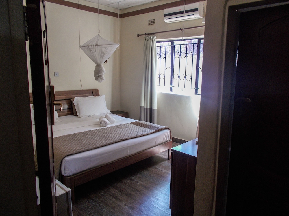Acamms Lodge Roma 8/50