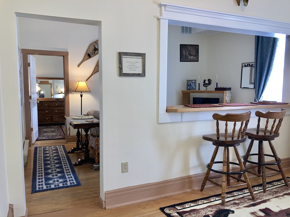 Historic Capitol Hotel Vacation Suites 25/32