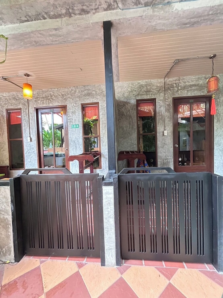 Araya Boutique Hotel 12/69