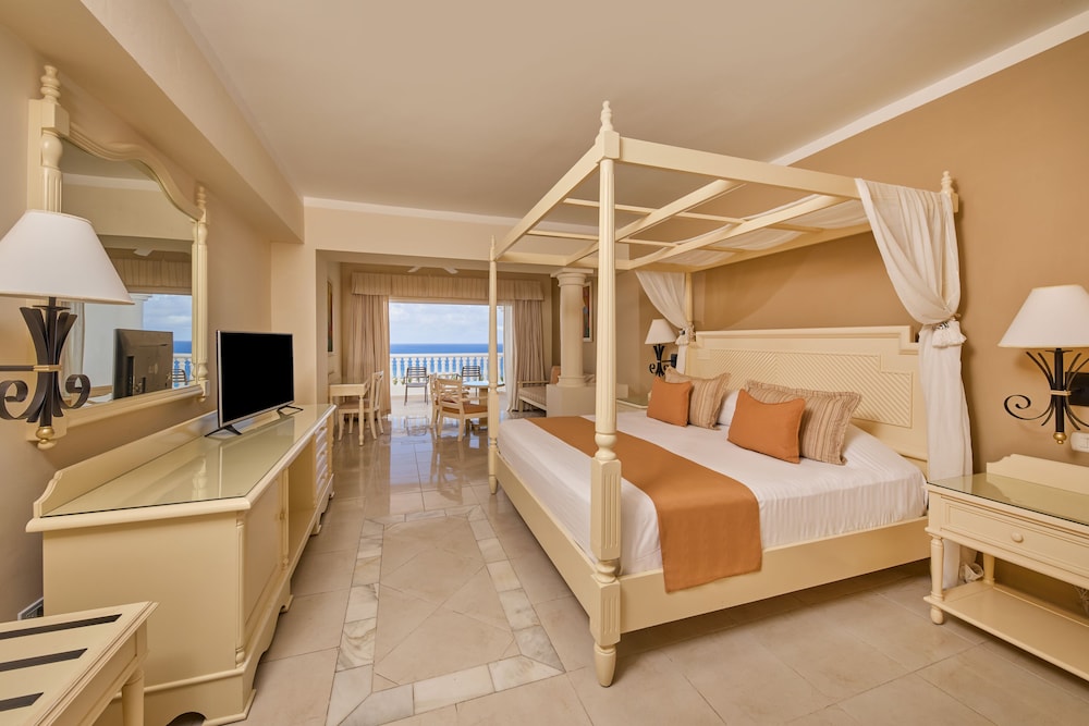Bahia Principe Escape Runaway Bay 24/70