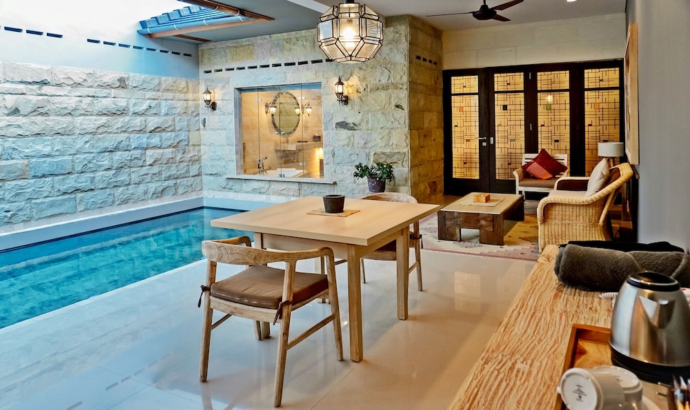 Alindra Villas and Spa 66/80