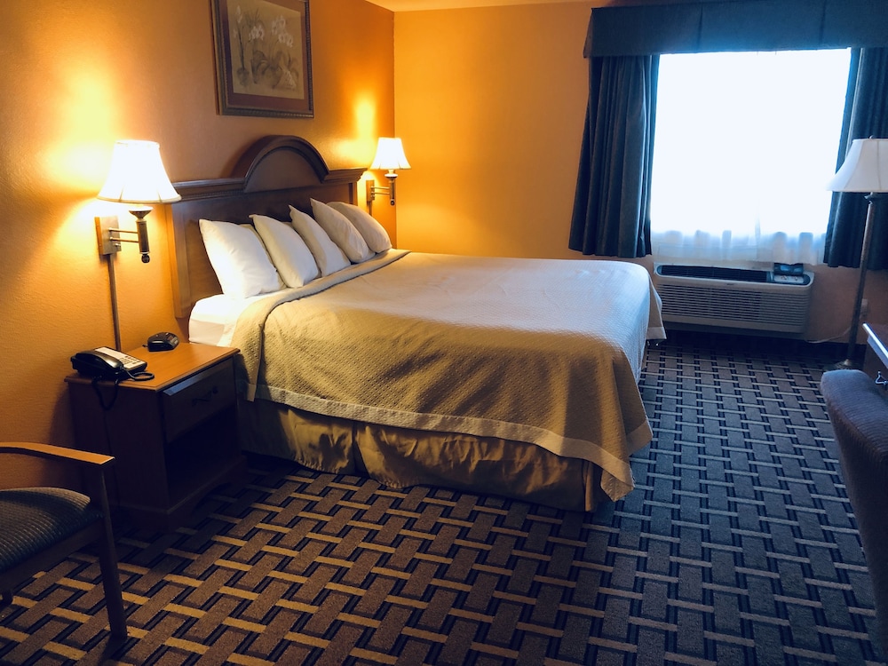 Days Inn & Suites by Wyndham San Antonio North/Stone Oak 22/63