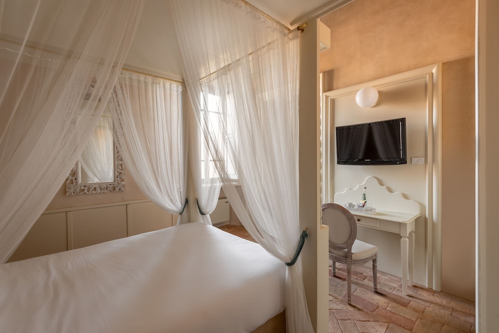 Hotel Palazzo Novello 37/64