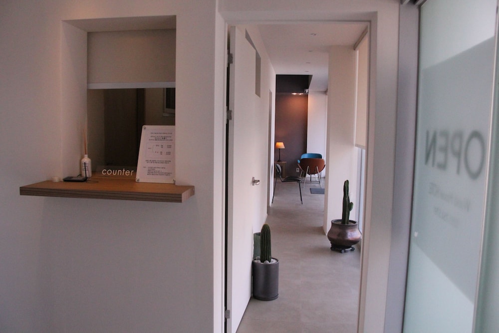 Wood House Hotel 7/35