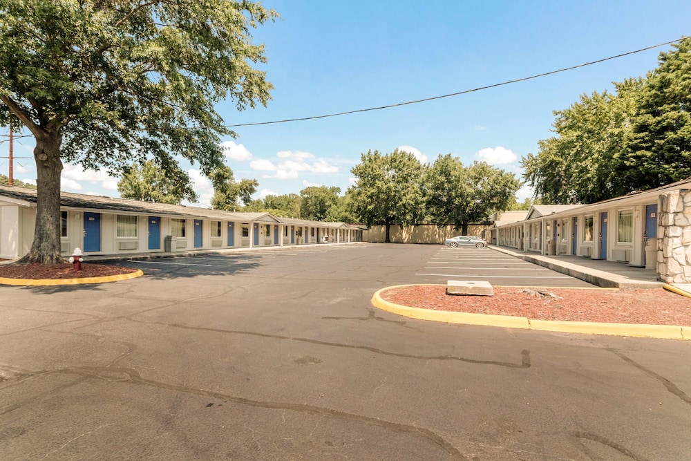 Motel6 Newport News, VA in NEWPORT NEWS - VA