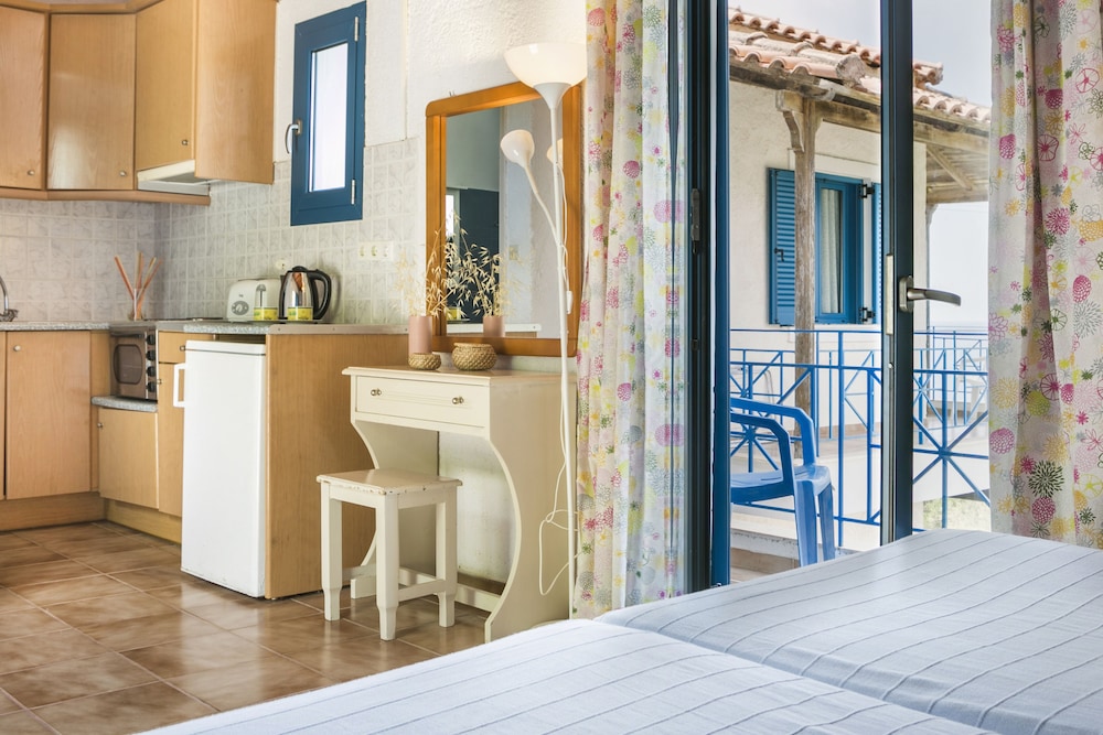 Metaxatos Apartments 55/70