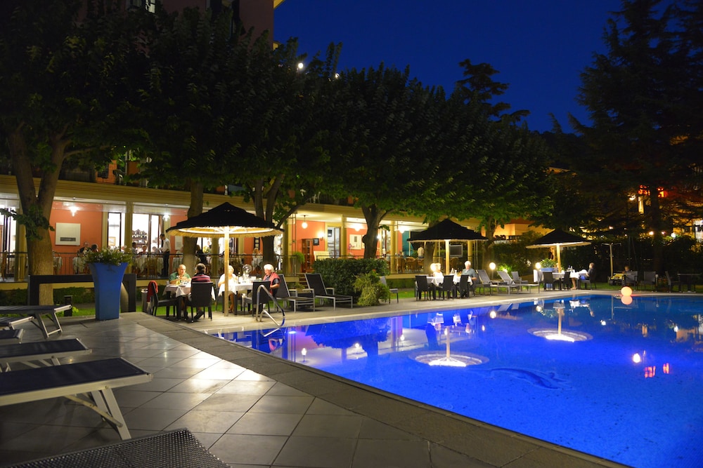 HOTEL CLELIA 35/38